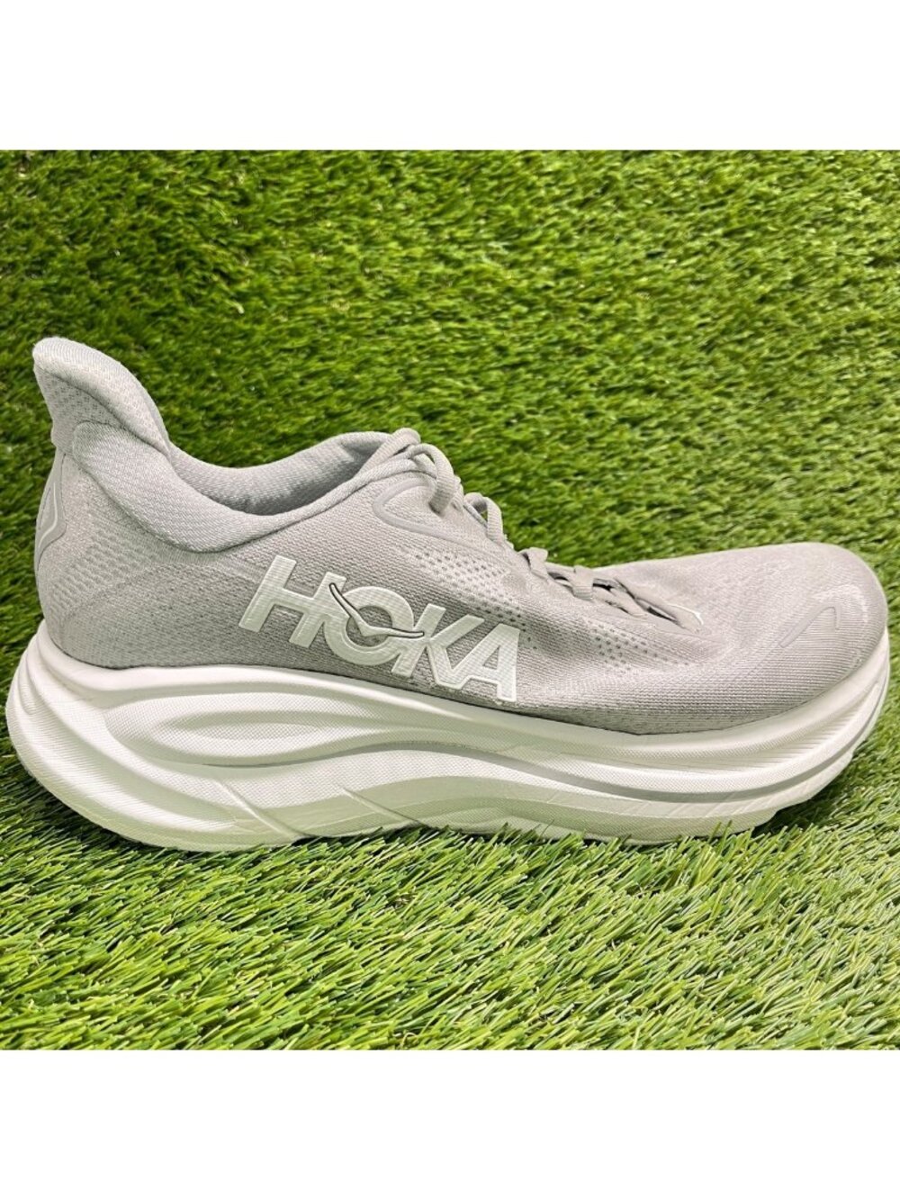 Hoka One One Clifton 10 Mens Size 11.5 4E Gray Athletic Running Shoes Sneakers